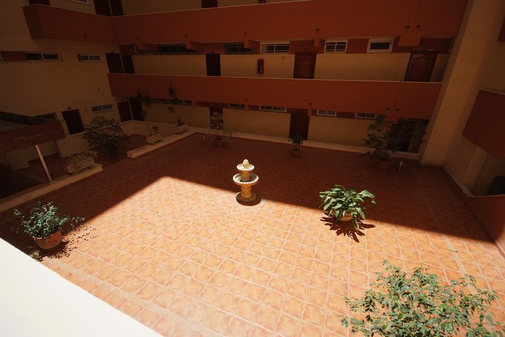 בנאלמדנה Apartamentos Tamarindos מראה חיצוני תמונה